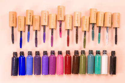 14 coloured mascaras